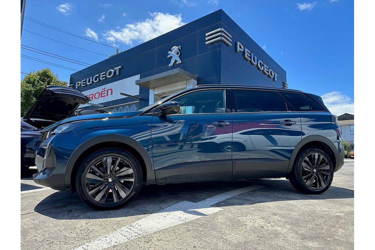 2022 Peugeot 5008 GT Sport P87