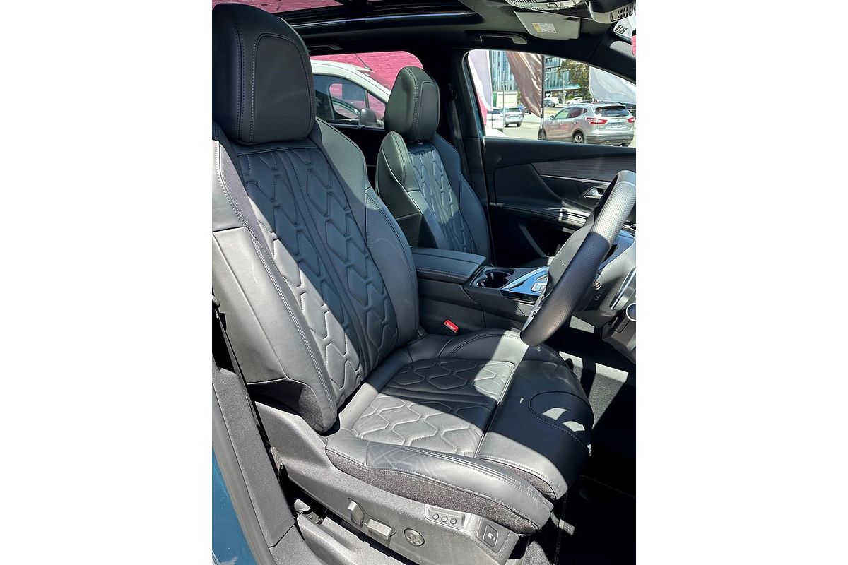 2022 Peugeot 5008 GT Sport P87