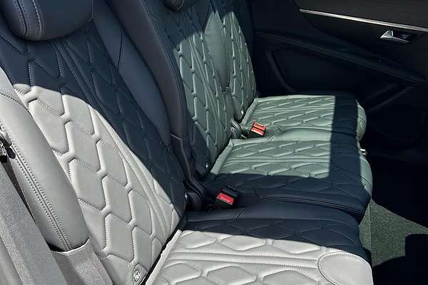 2022 Peugeot 5008 GT Sport P87