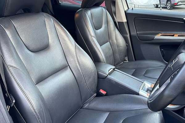 2016 Volvo XC60 T5 Luxury