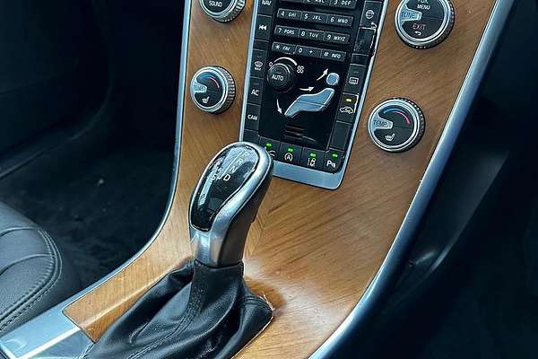 2016 Volvo XC60 T5 Luxury