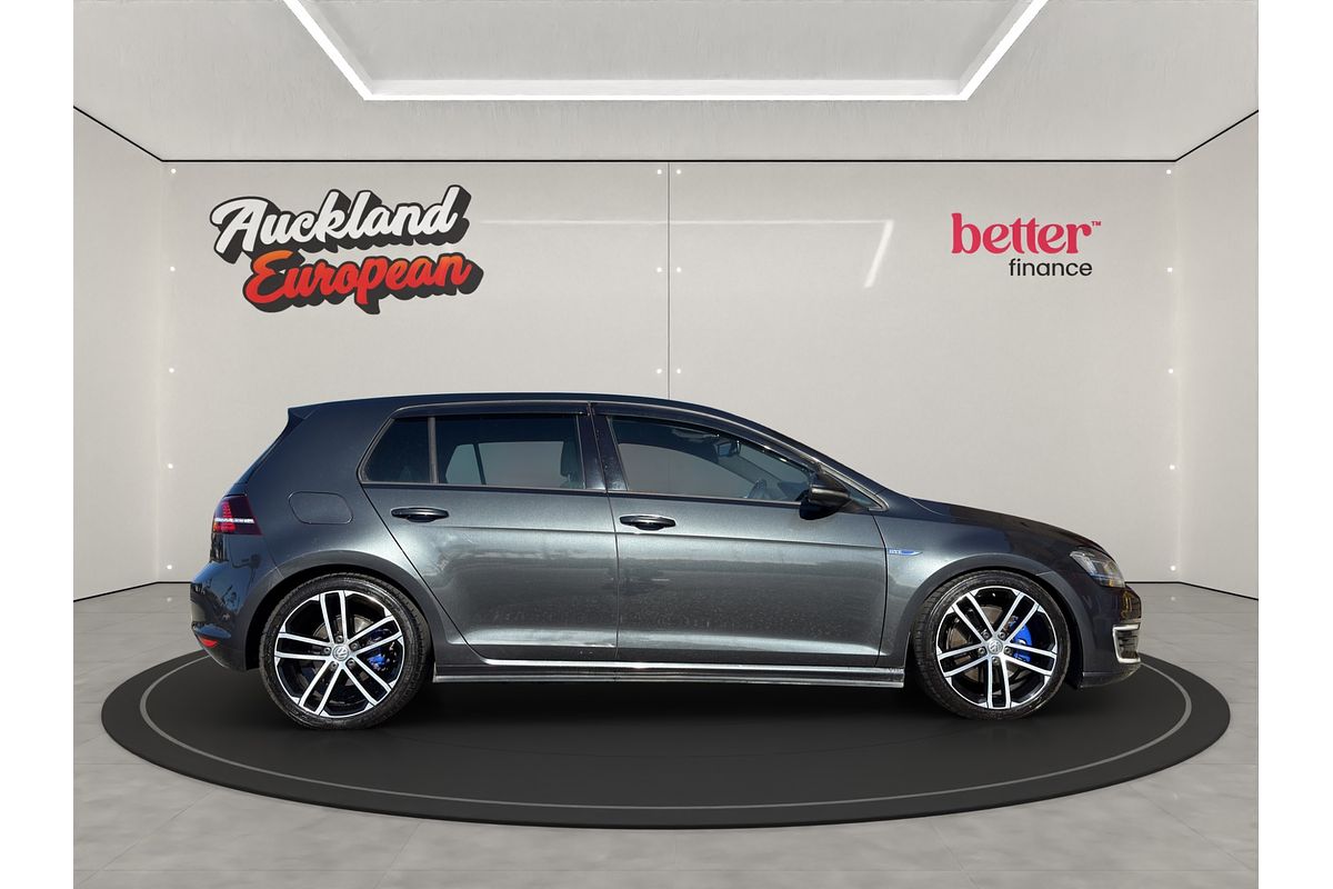 2015 Volkswagen Golf GTE