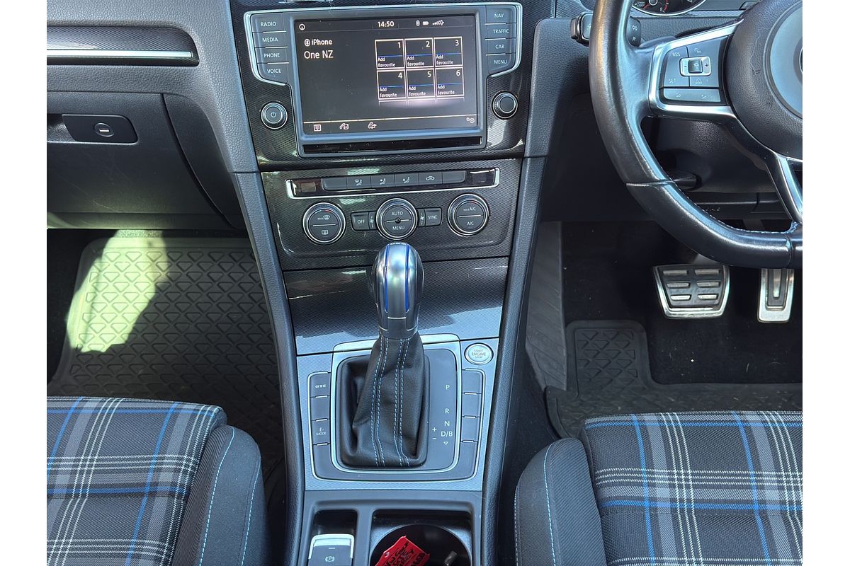 2015 Volkswagen Golf GTE