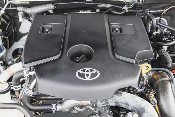 2024 Toyota Hilux SR5 48V GUN126R 4X4