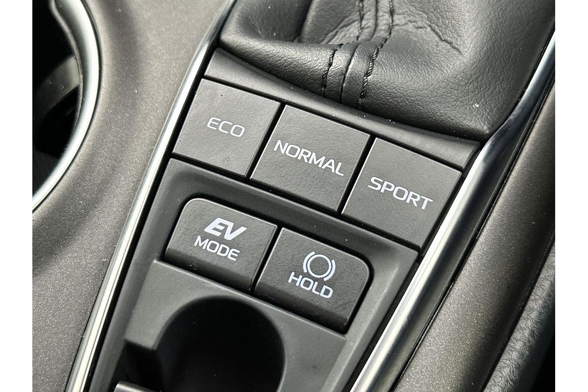2024 Toyota Camry SL AXVH70R