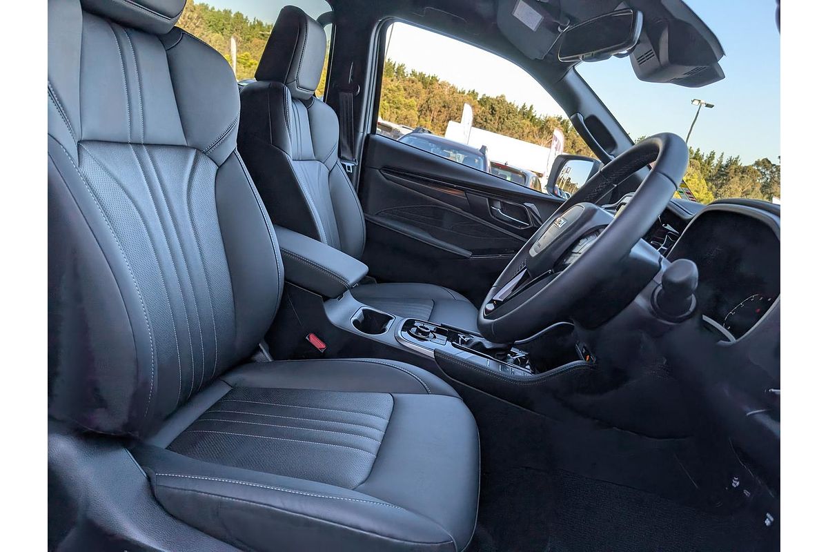 2025 Isuzu MU-X LS-T