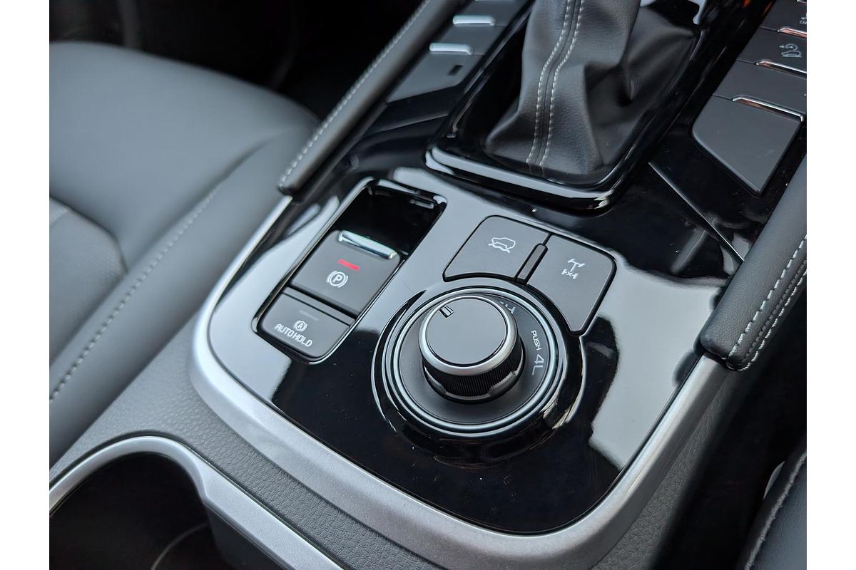 2025 Isuzu MU-X LS-T