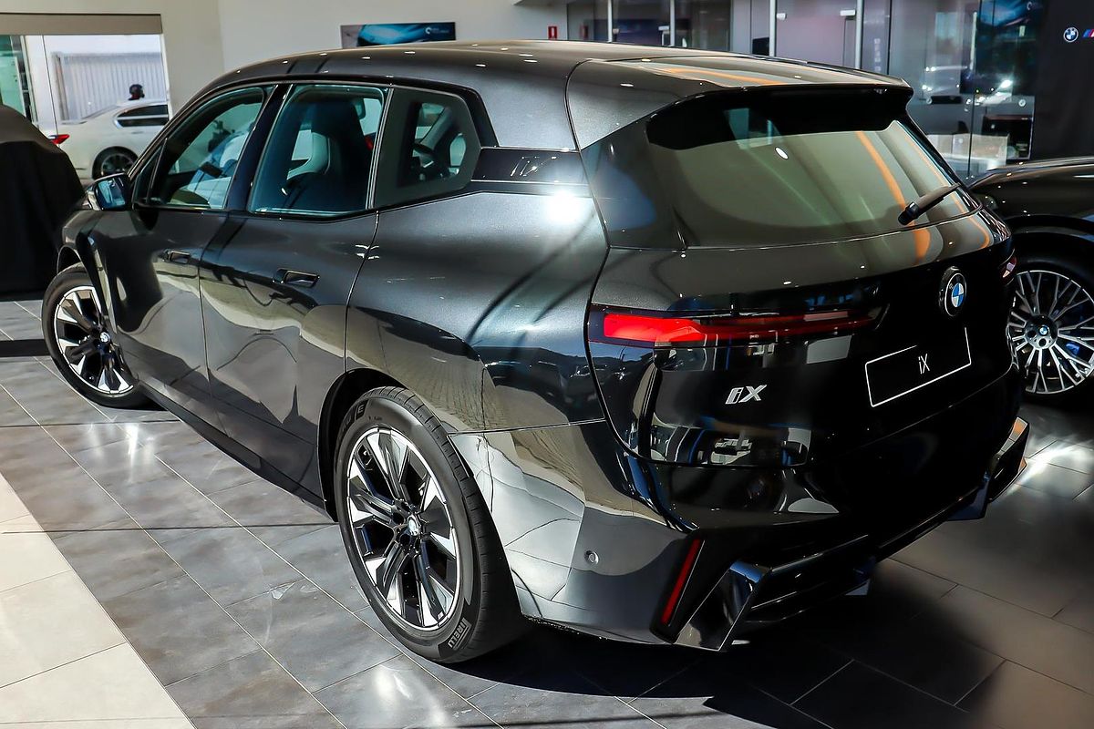 2025 BMW iX xDrive45 M Sport I20 LCI