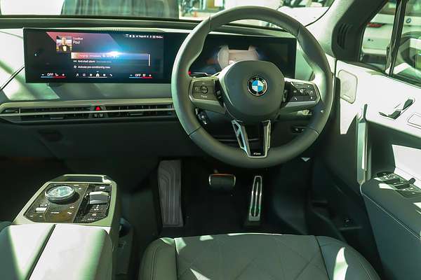 2025 BMW iX xDrive45 M Sport I20 LCI