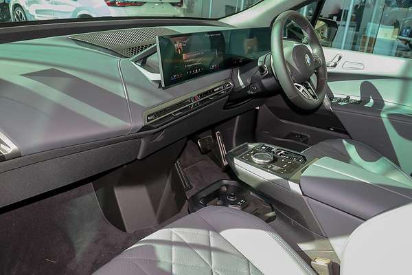 2025 BMW iX xDrive45 M Sport I20 LCI