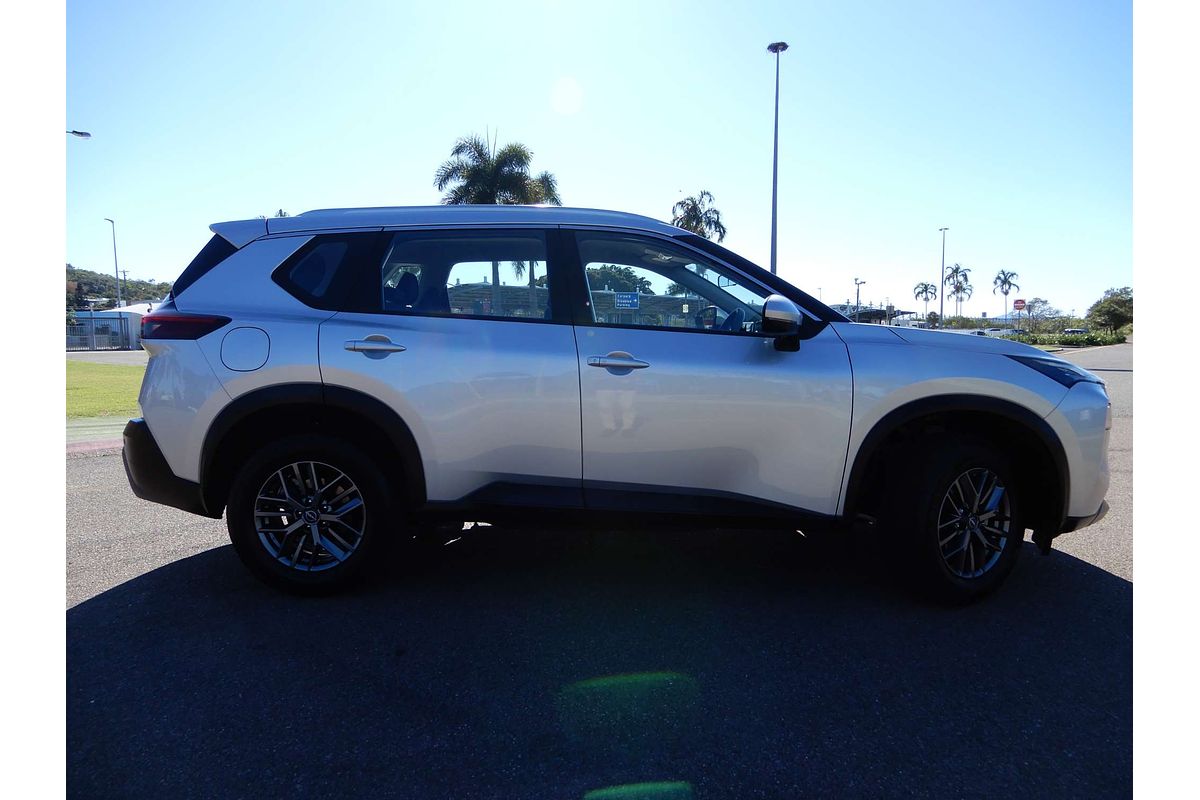 2024 Nissan X-TRAIL ST T33