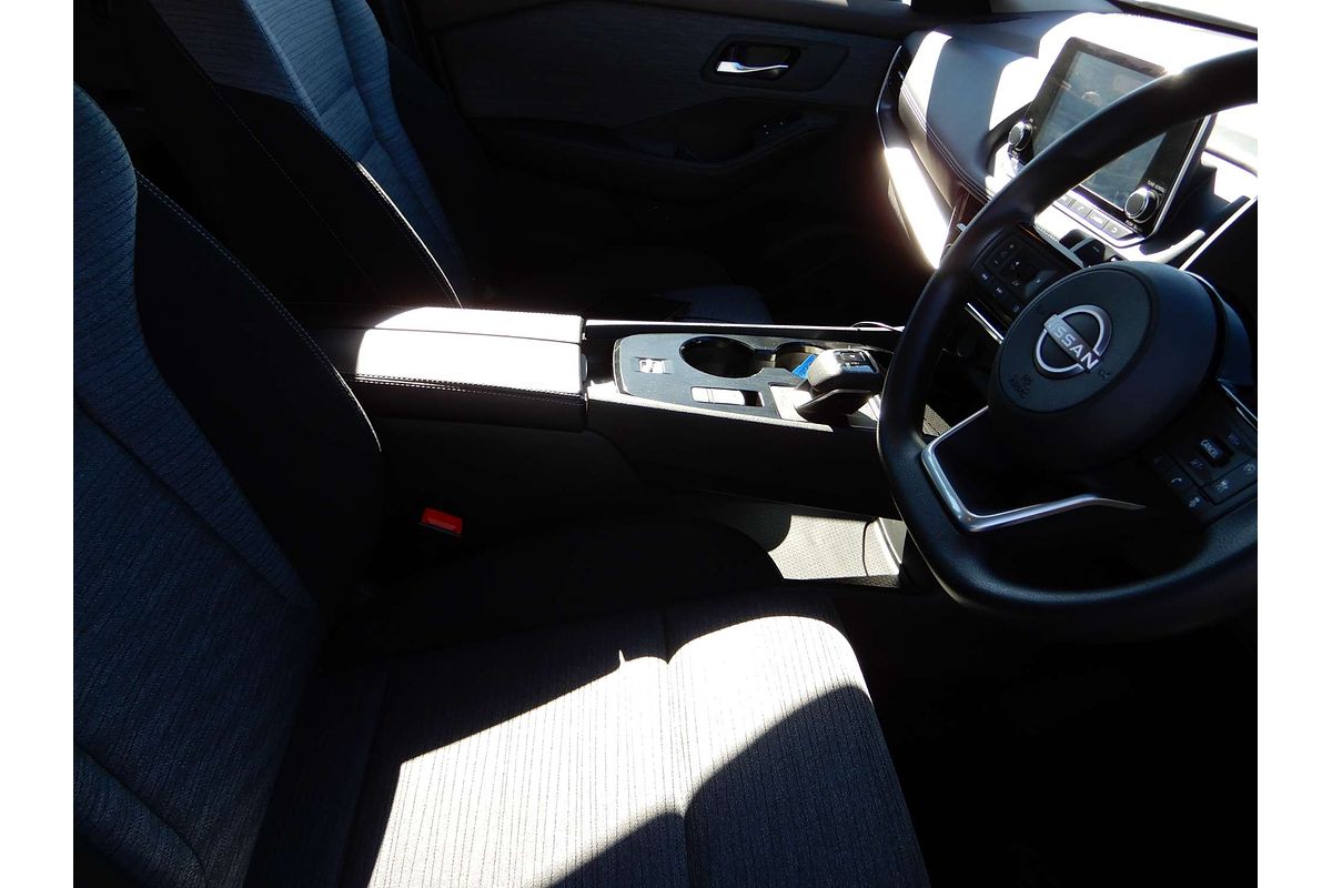 2024 Nissan X-TRAIL ST T33