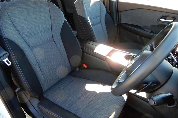2024 Nissan X-TRAIL ST T33