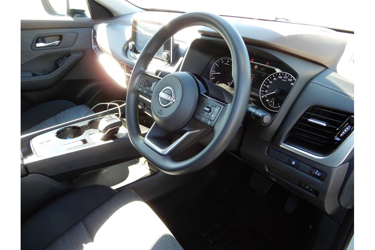 2024 Nissan X-TRAIL ST T33