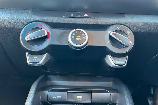 2023 Kia Stonic S YB
