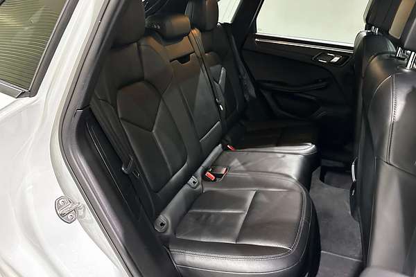 2017 Porsche Macan  95B