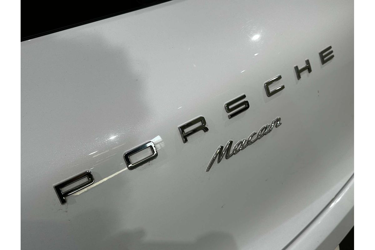 2017 Porsche Macan  95B