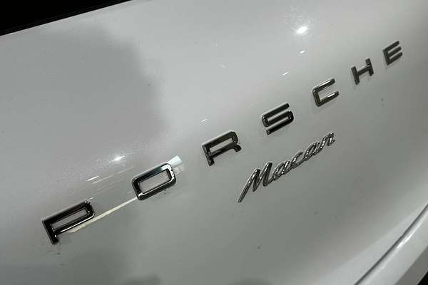 2017 Porsche Macan  95B