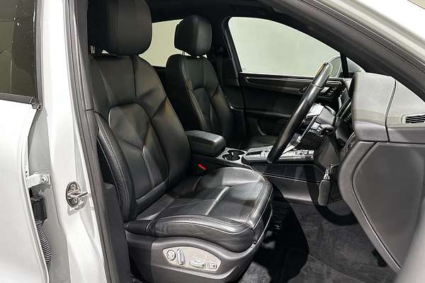 2017 Porsche Macan  95B