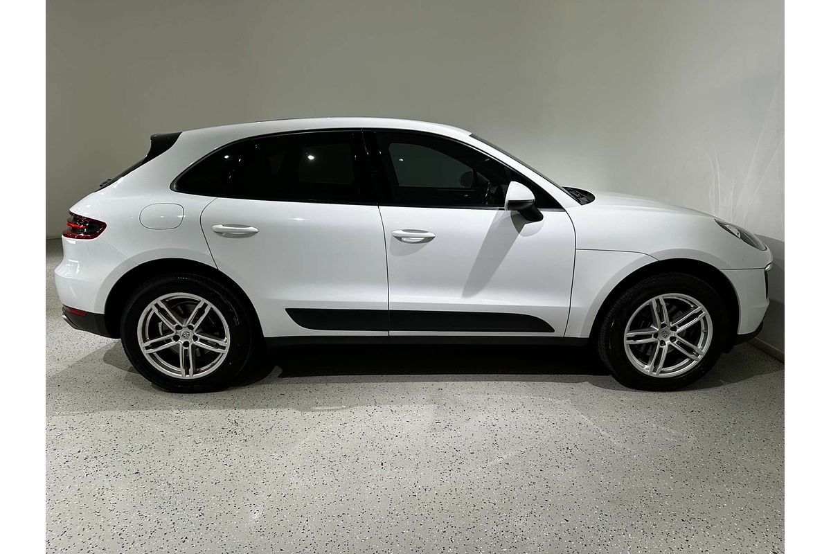 2017 Porsche Macan  95B