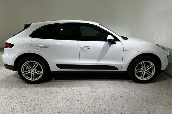 2017 Porsche Macan  95B