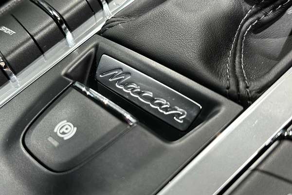 2017 Porsche Macan  95B