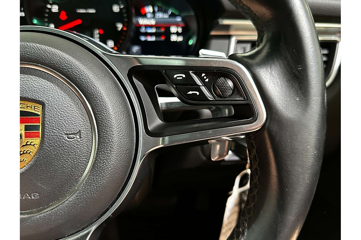 2017 Porsche Macan  95B