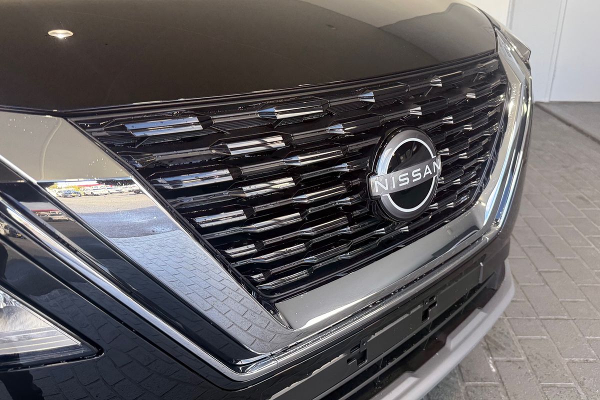 2025 Nissan X-TRAIL ST T33