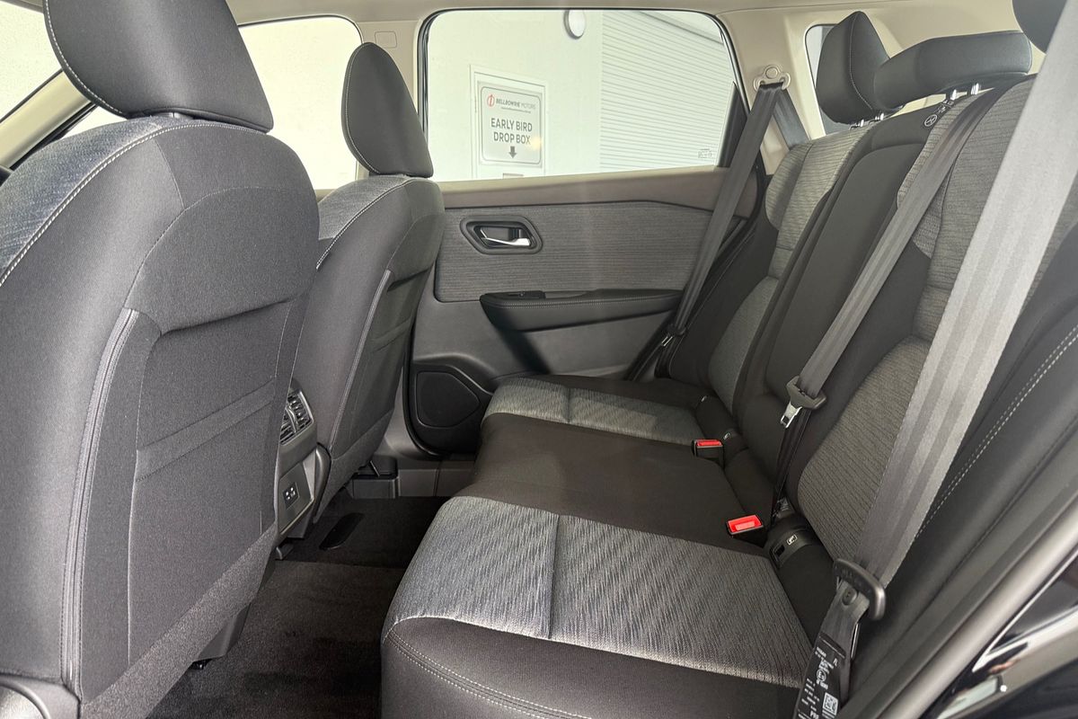 2025 Nissan X-TRAIL ST T33