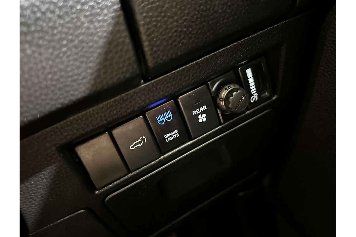 2022 Isuzu MU-X LS-T