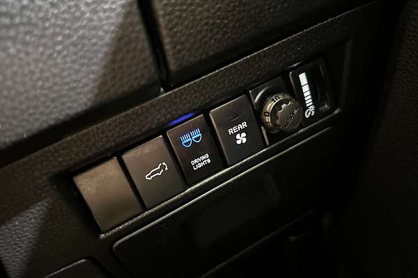 2022 Isuzu MU-X LS-T