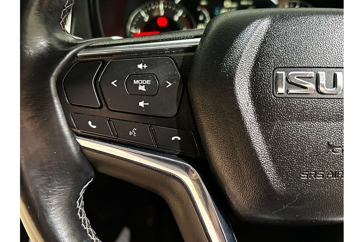 2022 Isuzu MU-X LS-T