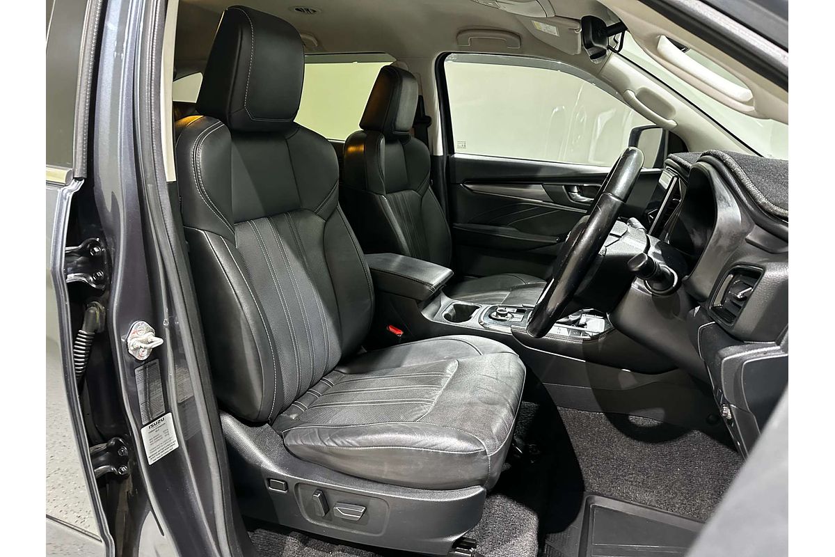 2022 Isuzu MU-X LS-T