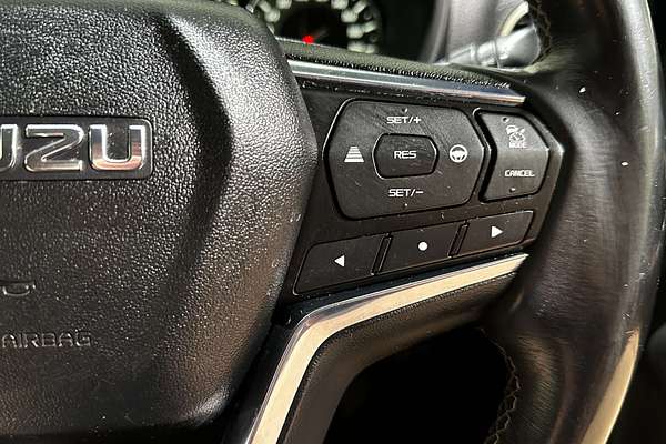 2022 Isuzu MU-X LS-T