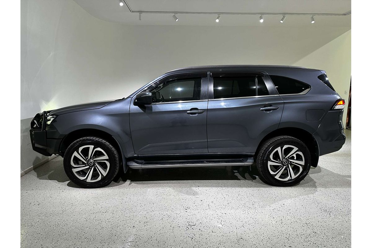 2022 Isuzu MU-X LS-T