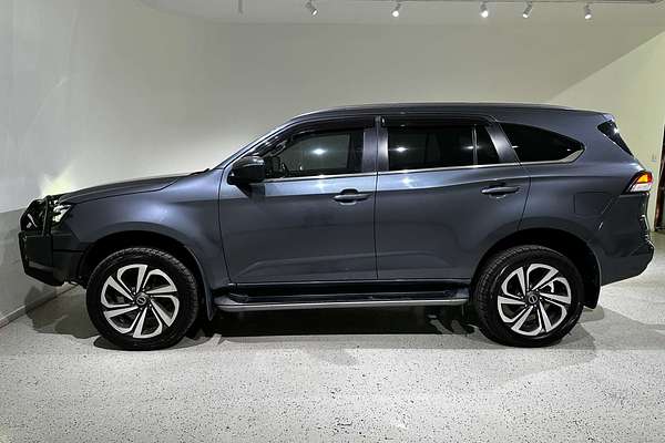 2022 Isuzu MU-X LS-T