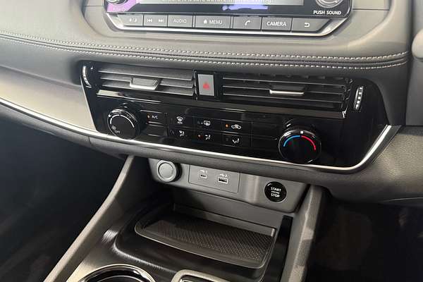 2025 Nissan X-TRAIL ST T33