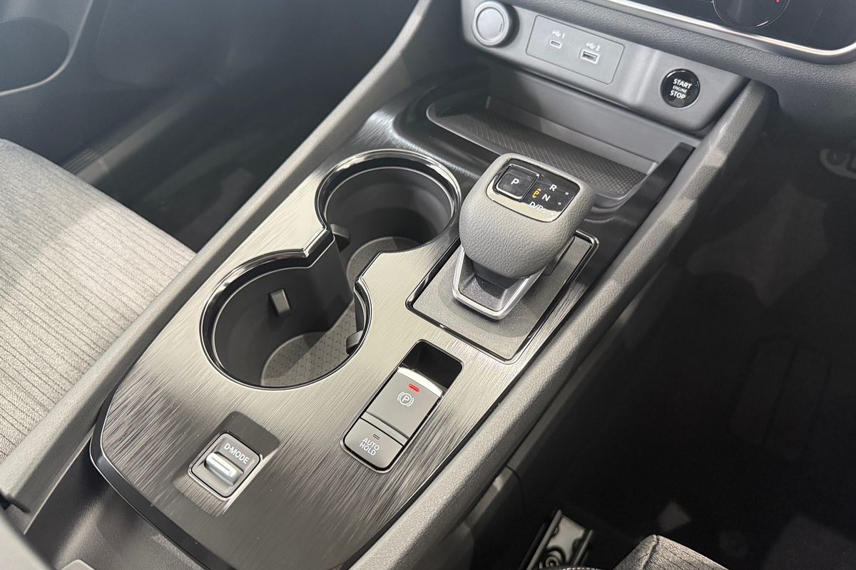 2025 Nissan X-TRAIL ST T33