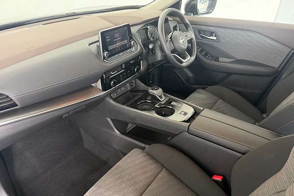 2025 Nissan X-TRAIL ST T33