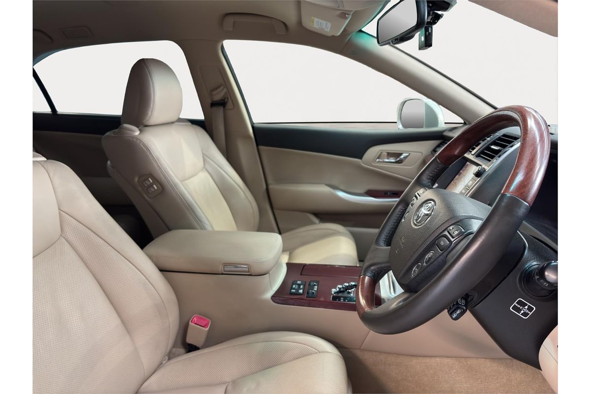 2012 Toyota Crown Majesta I-four 4WD
