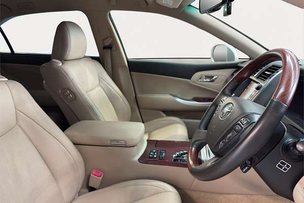 2012 Toyota Crown Majesta I-four 4WD