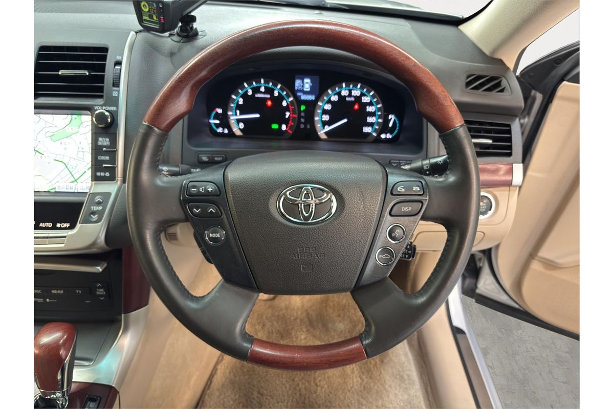 2012 Toyota Crown Majesta I-four 4WD