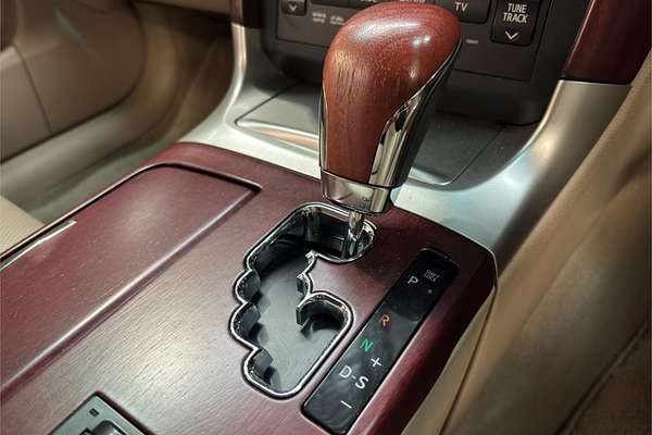 2012 Toyota Crown Majesta I-four 4WD