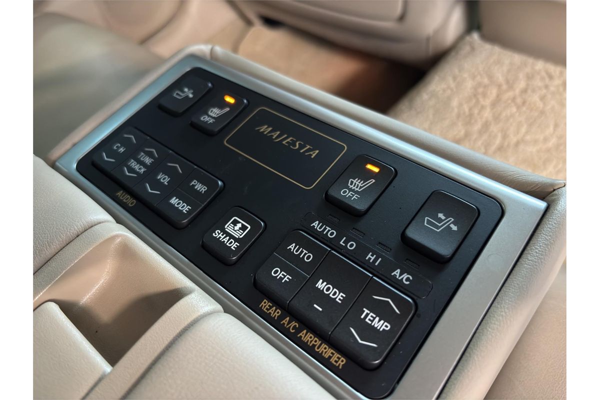2012 Toyota Crown Majesta I-four 4WD