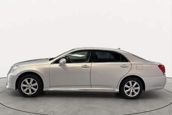 2012 Toyota Crown Majesta I-four 4WD
