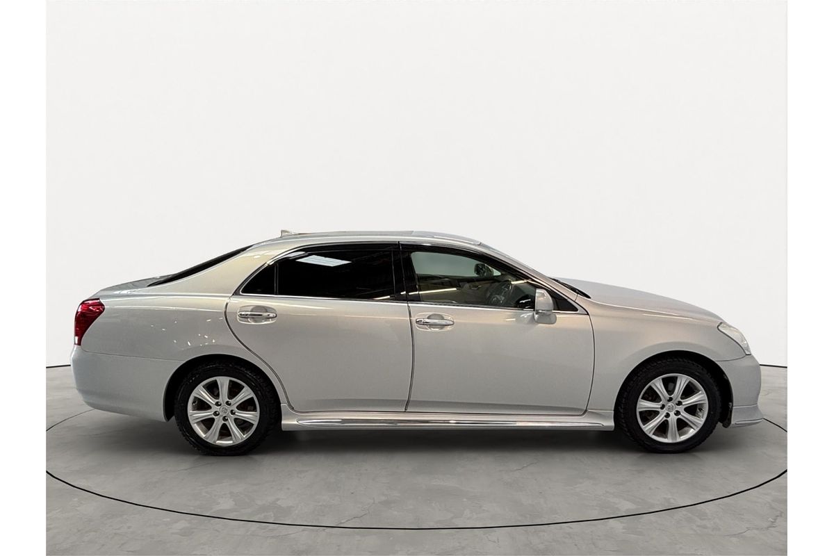 2012 Toyota Crown Majesta I-four 4WD