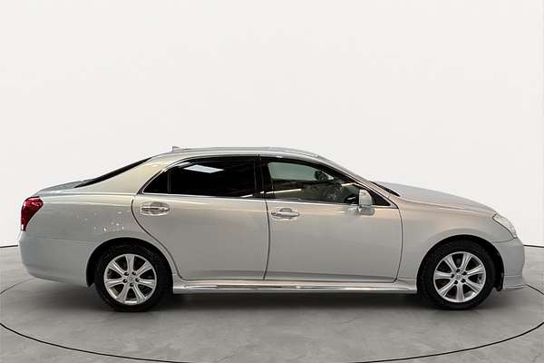2012 Toyota Crown Majesta I-four 4WD
