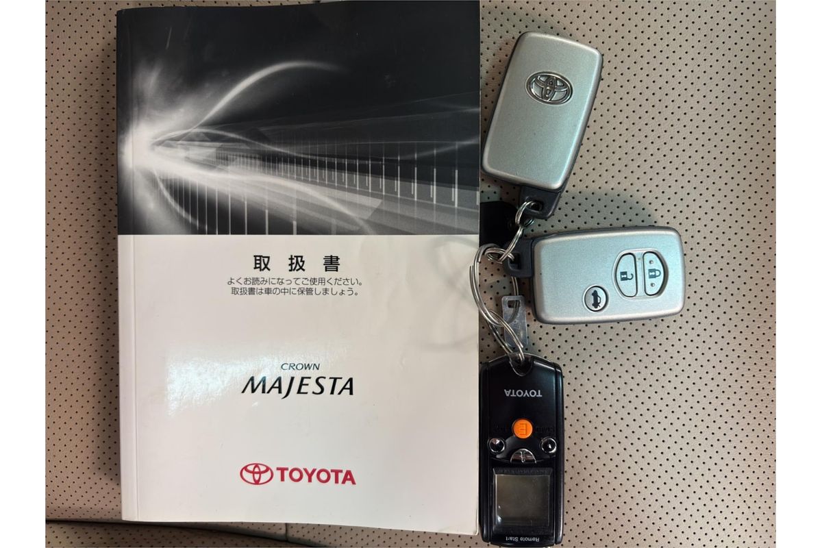 2012 Toyota Crown Majesta I-four 4WD