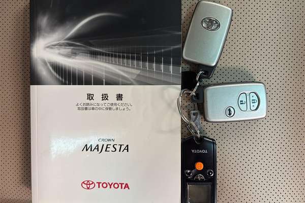 2012 Toyota Crown Majesta I-four 4WD
