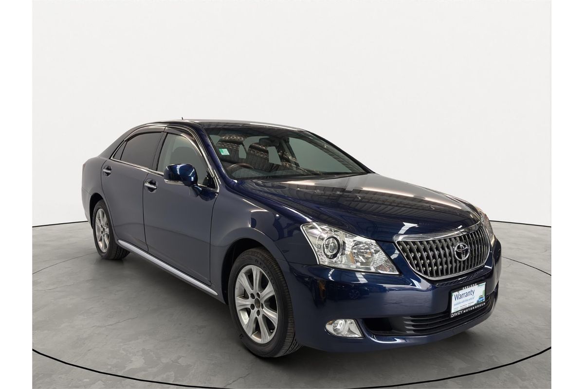 2010 Toyota Crown Majesta URS206